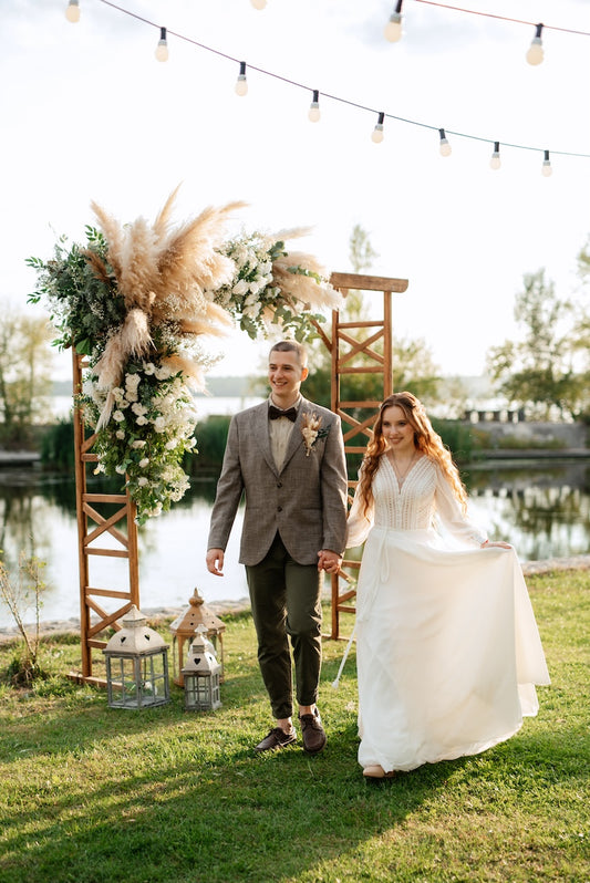 Vancouver-outdoor-wedding-ceremony-flower-arch