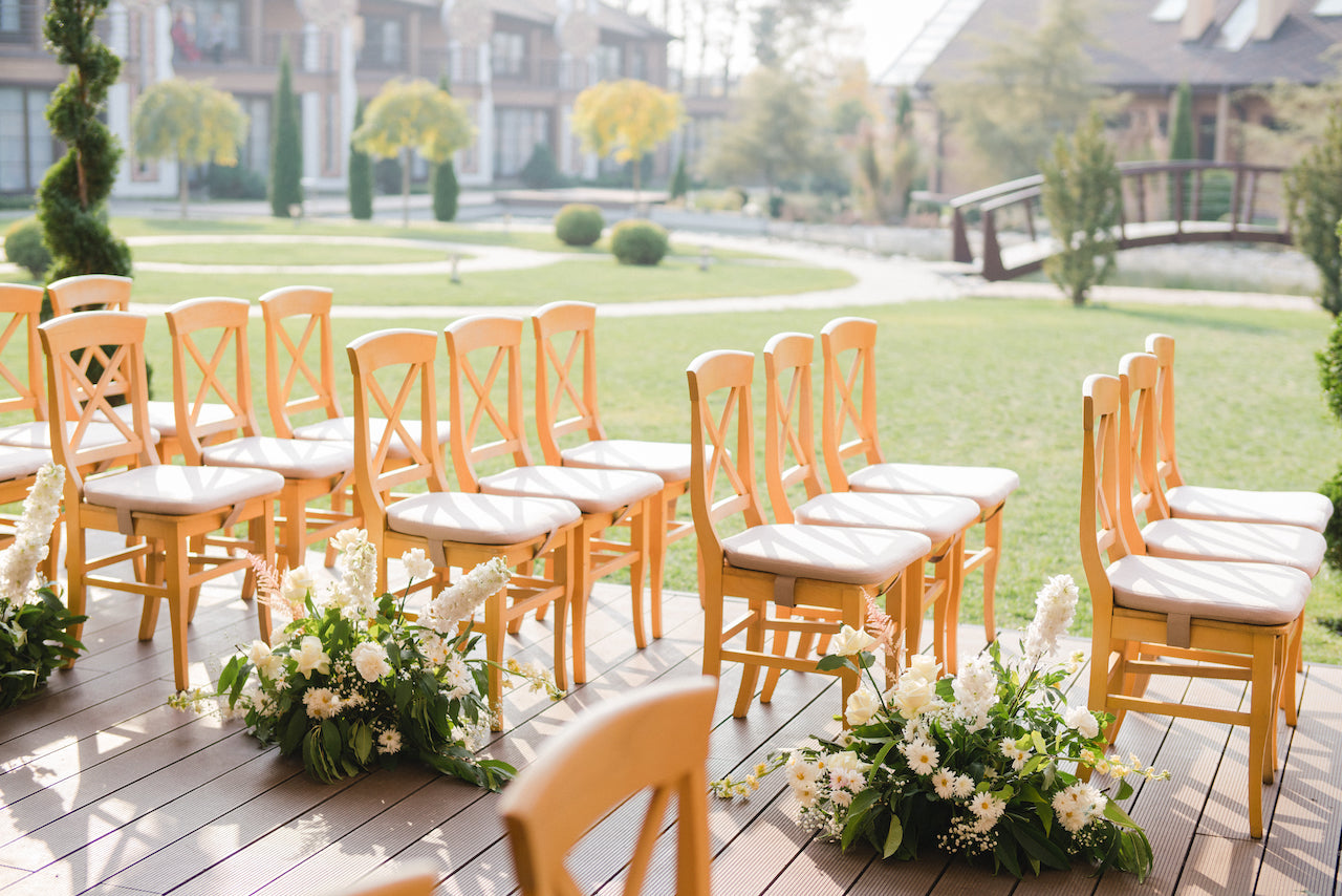 Langley-BC-wedding-ceremmony-altar-arrangement