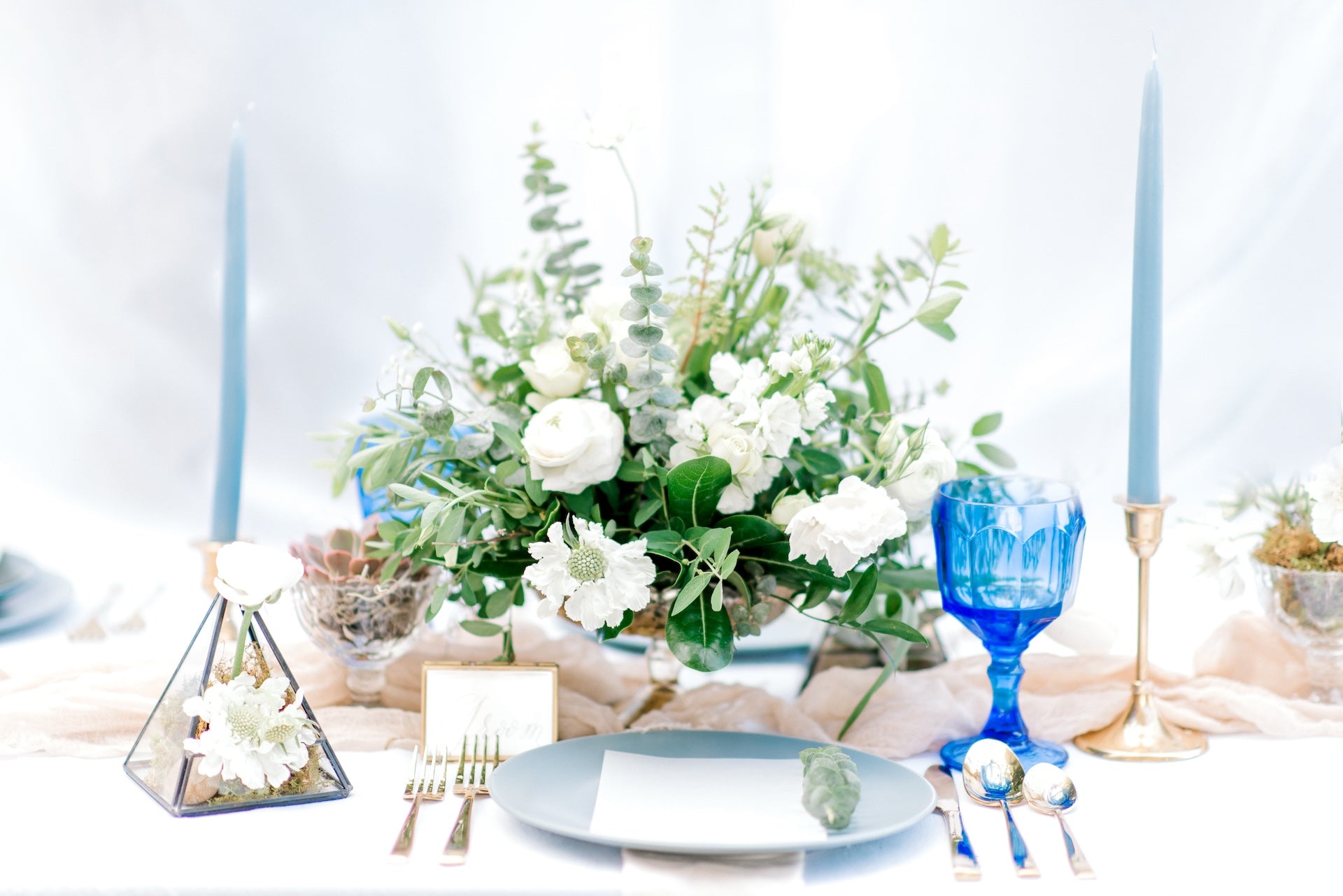 vancouver-bc-wedding-white-and-green-flower-arrangements