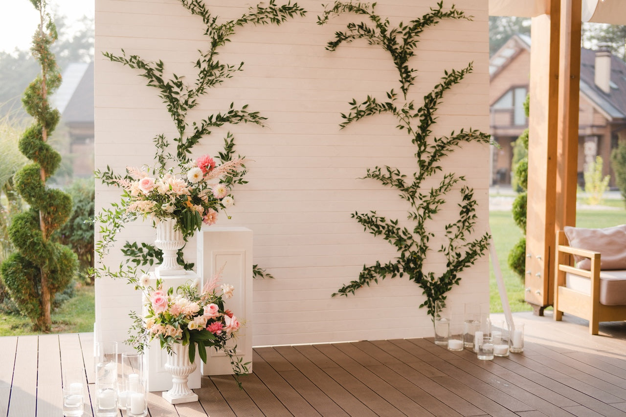 Floral-arrangement-for-wedding-reception-enterance-area