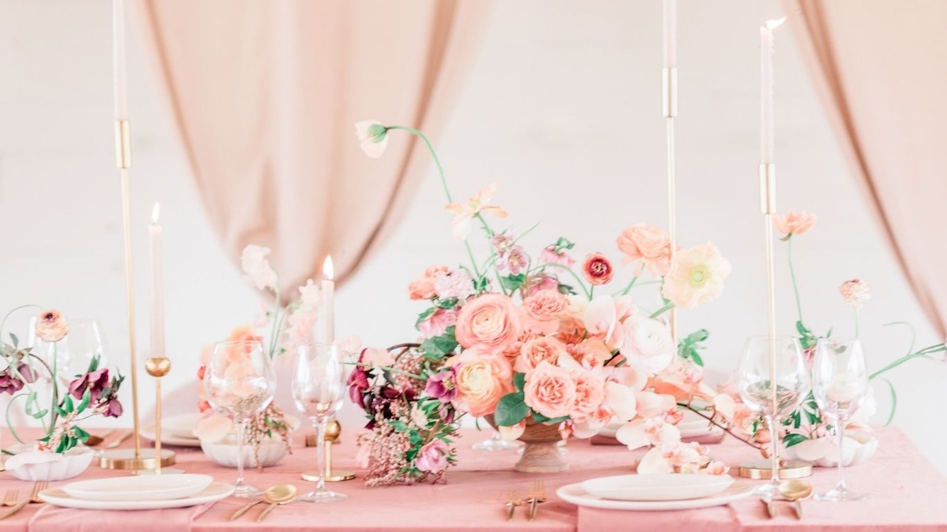 low lush floral wedding centerpieces with romantic pastel flowers