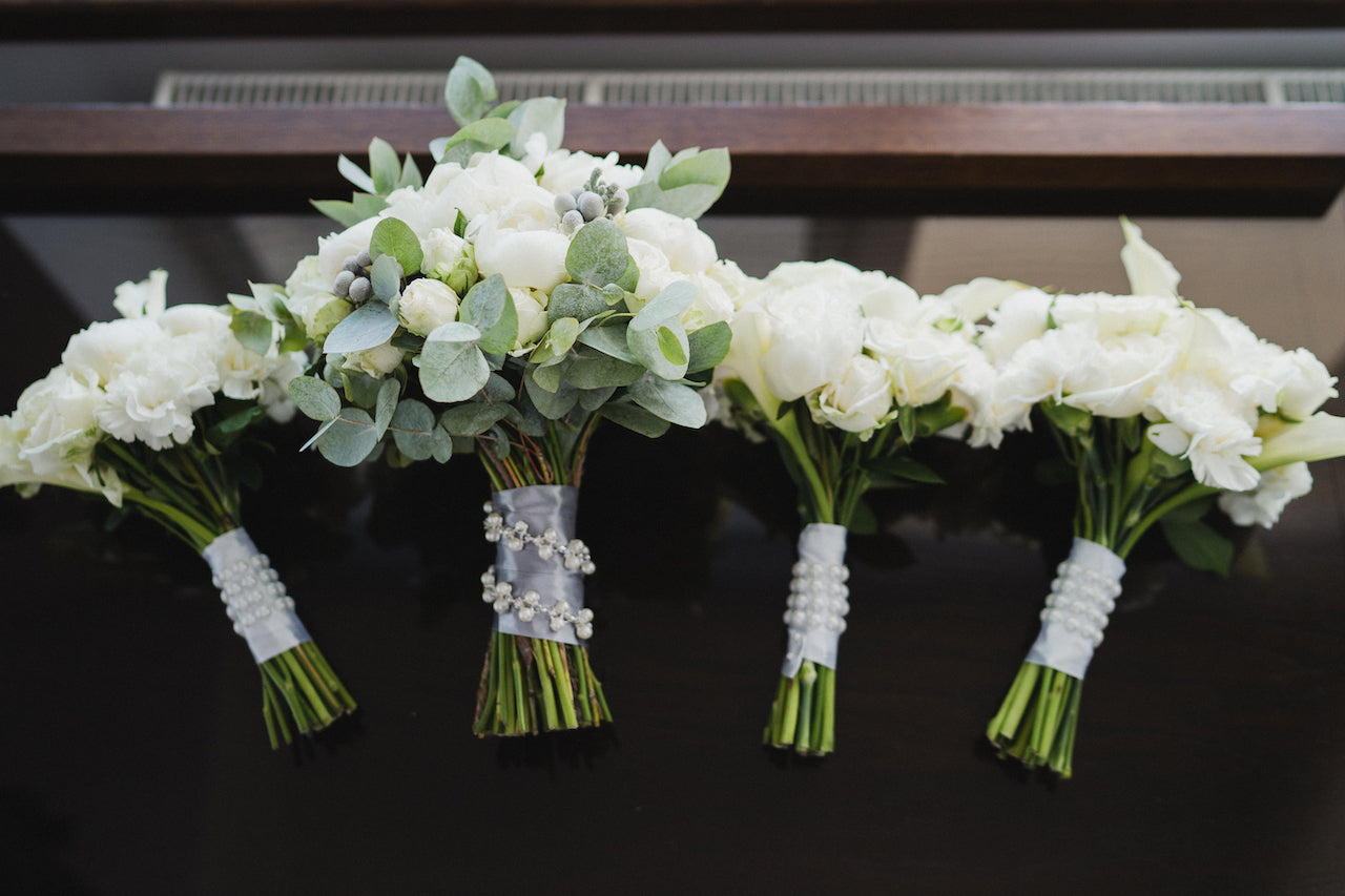 Wedding-bride-and-bridesmaid-bouquets-Surrey-BC