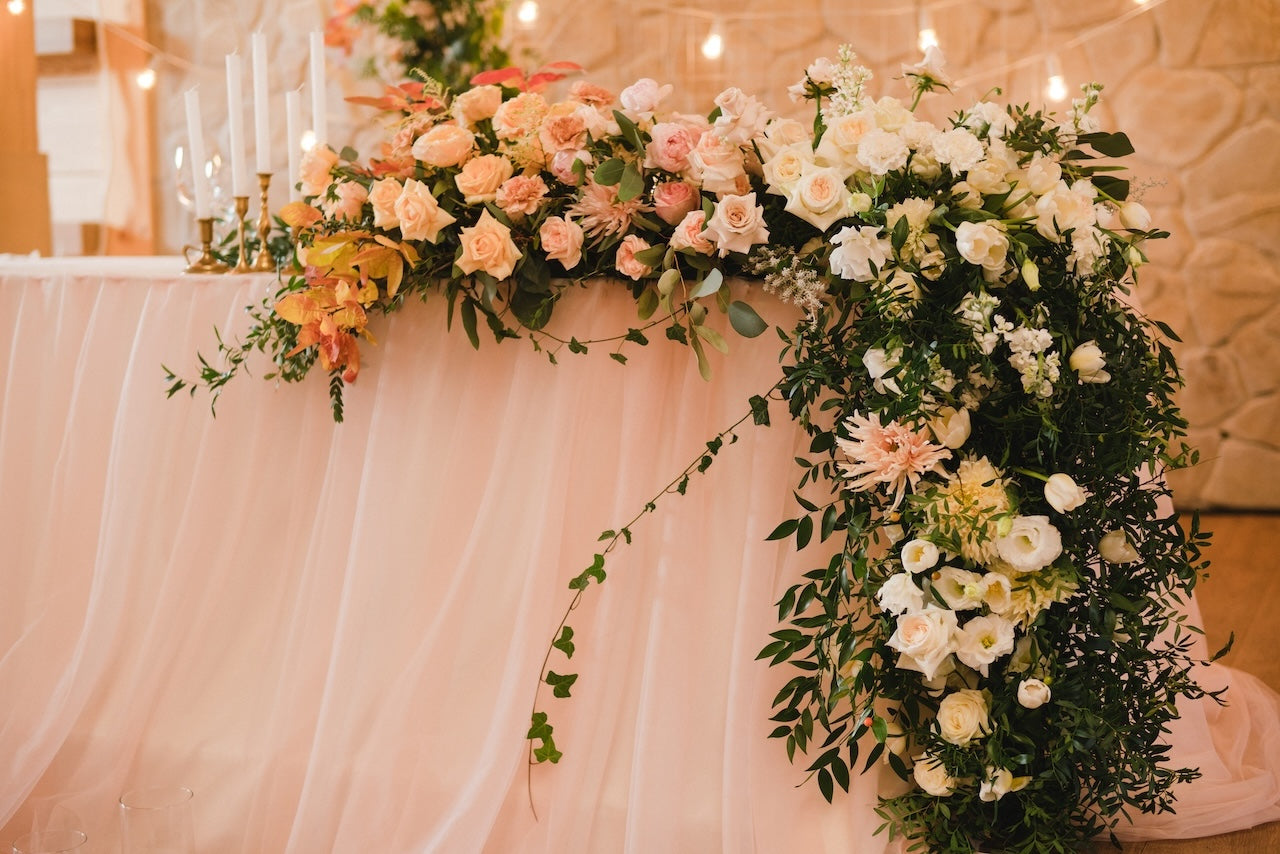 modern-wedding-flower-head-table-arrangement-vancouver-bc