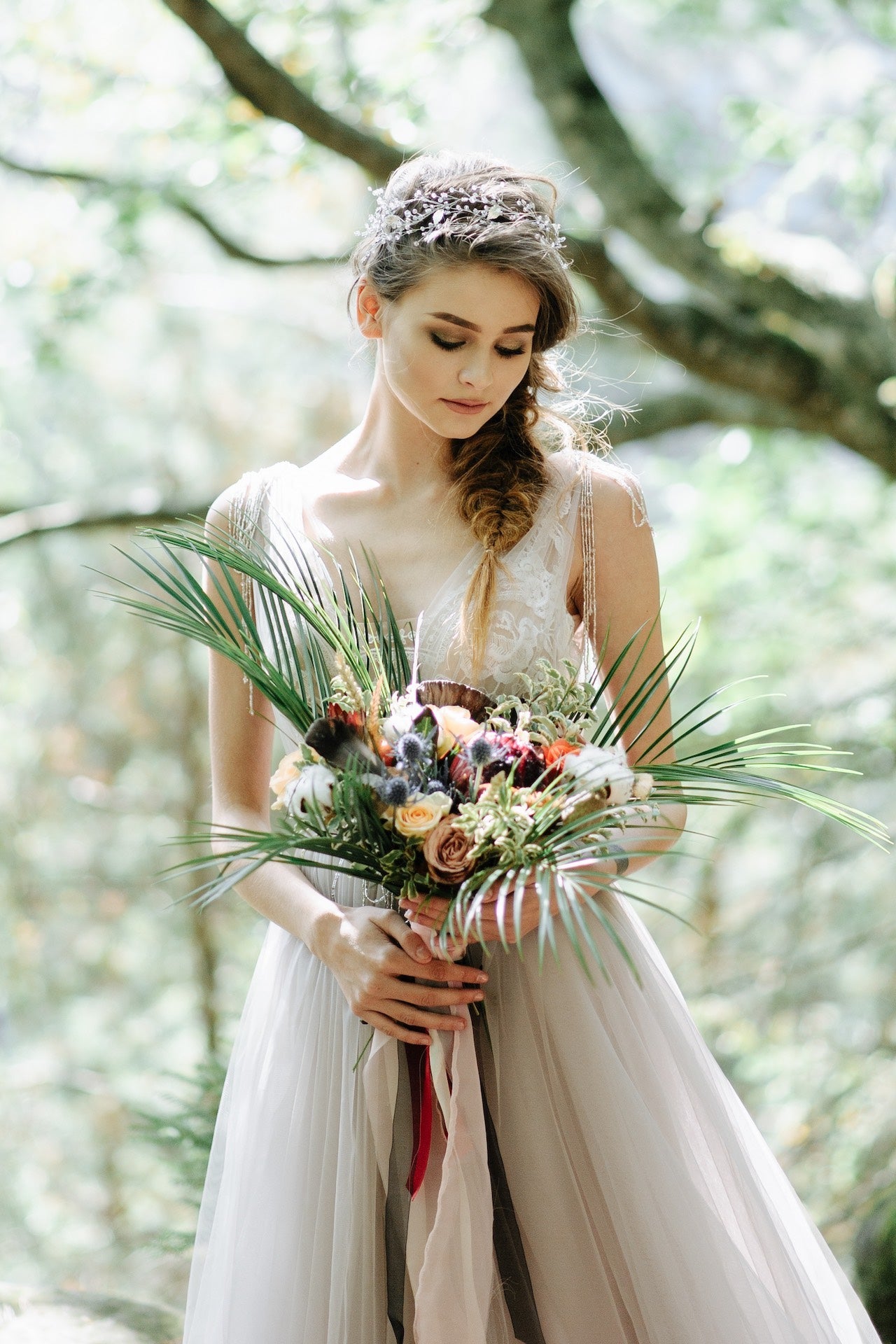 wedding-ceremony-bride-holding-bouquet