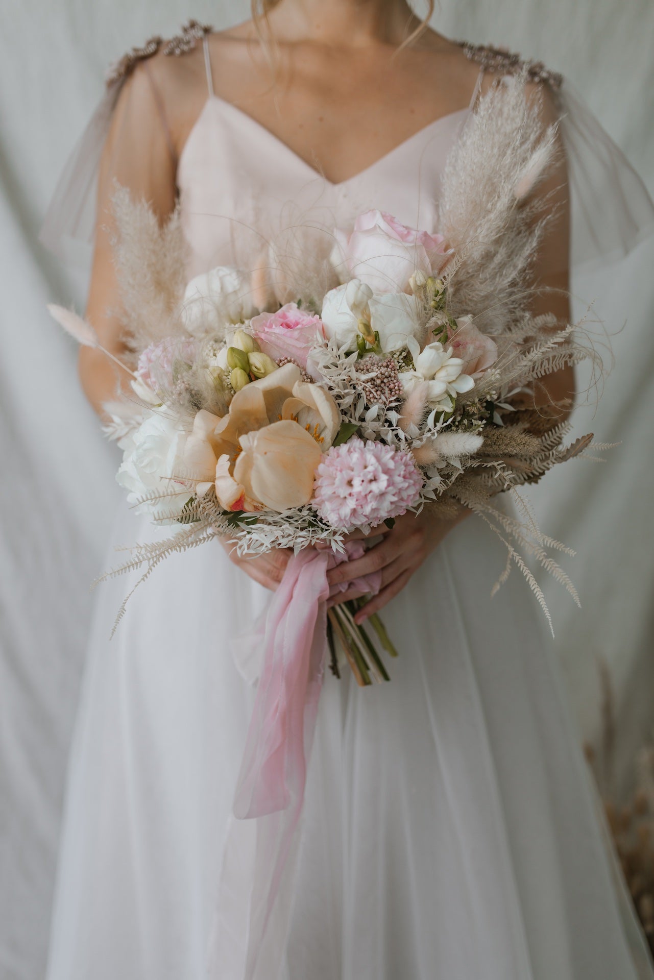 wedding-pink-flowers-bouquet