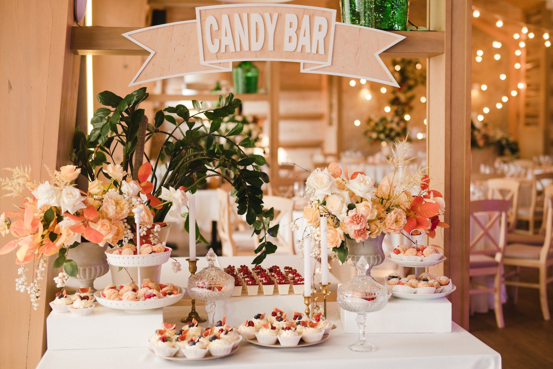 Vancouver-BC-wedding-reception-flower-on-candy-table