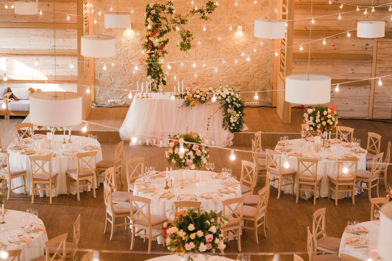 Vancouver-BC-wedding-reception-fresh-flowers